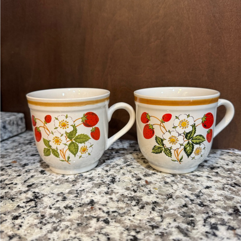 Vintage Sheffield Strawberries ‘n Cream Stonewear Mugs -‎ Set of 2 Grannycore